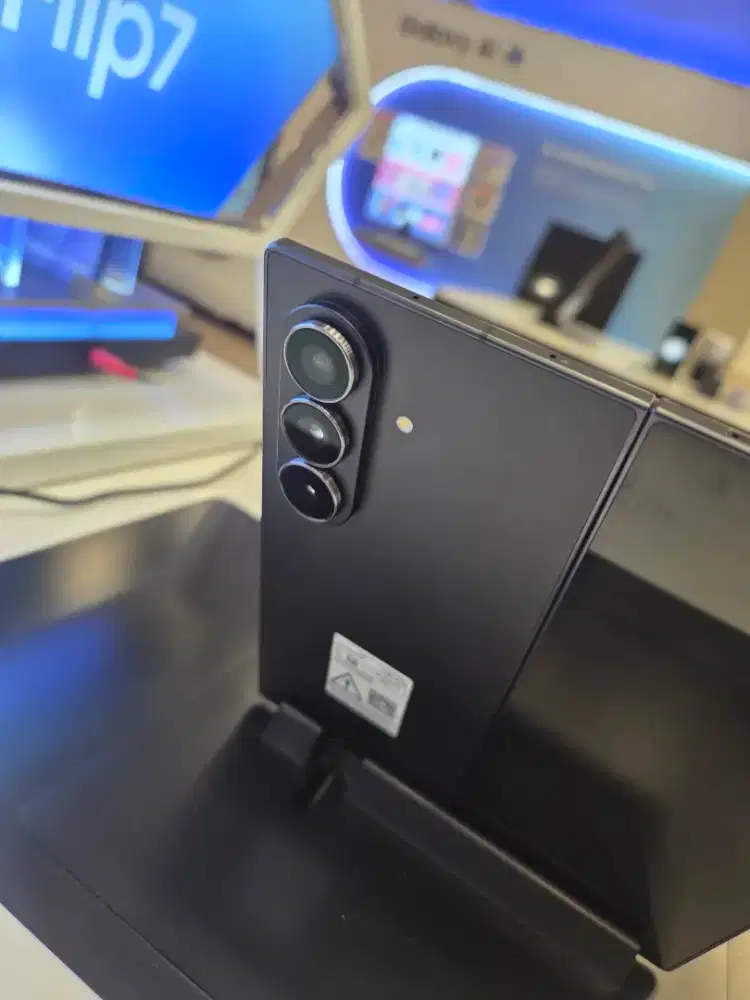 Samsung Zfold7 free buds3fe