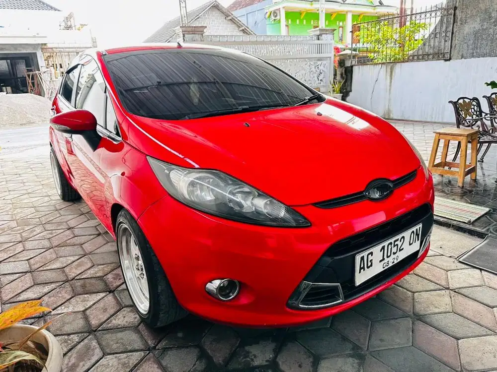 Fiesta merah 2011 Type S tertinggi viesta sport ford fista