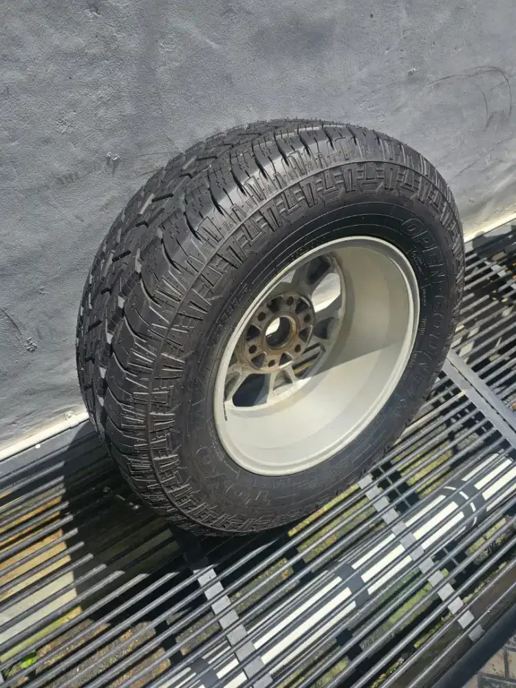 ban toyo 265/65R17