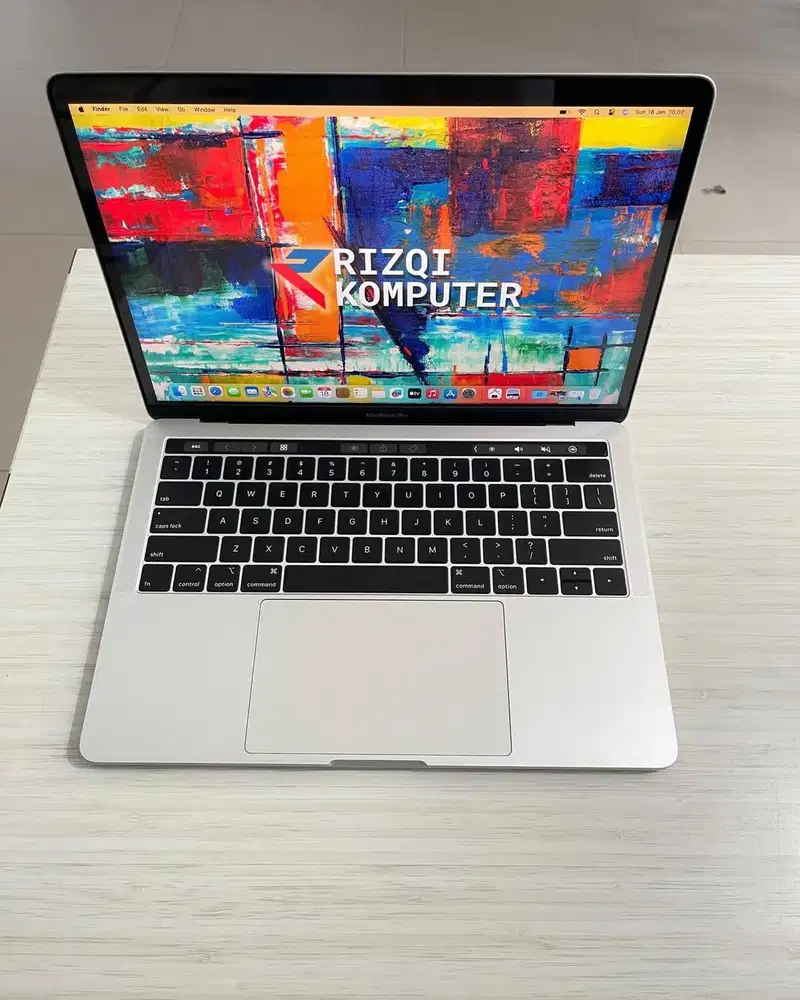 MacBook Pro i5 2018 Touchbar Intel Core i5  RAM 16GB SSD 256GB