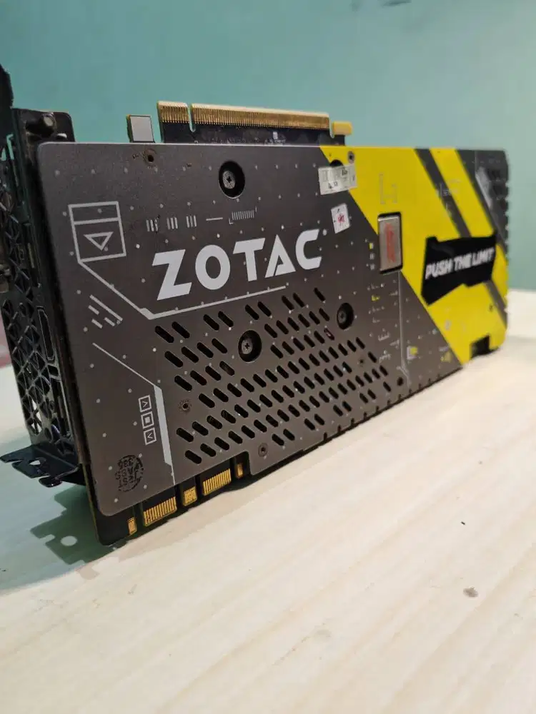 Zotac GTX 1080 8GB AMP! Extreme Edition (Like New)