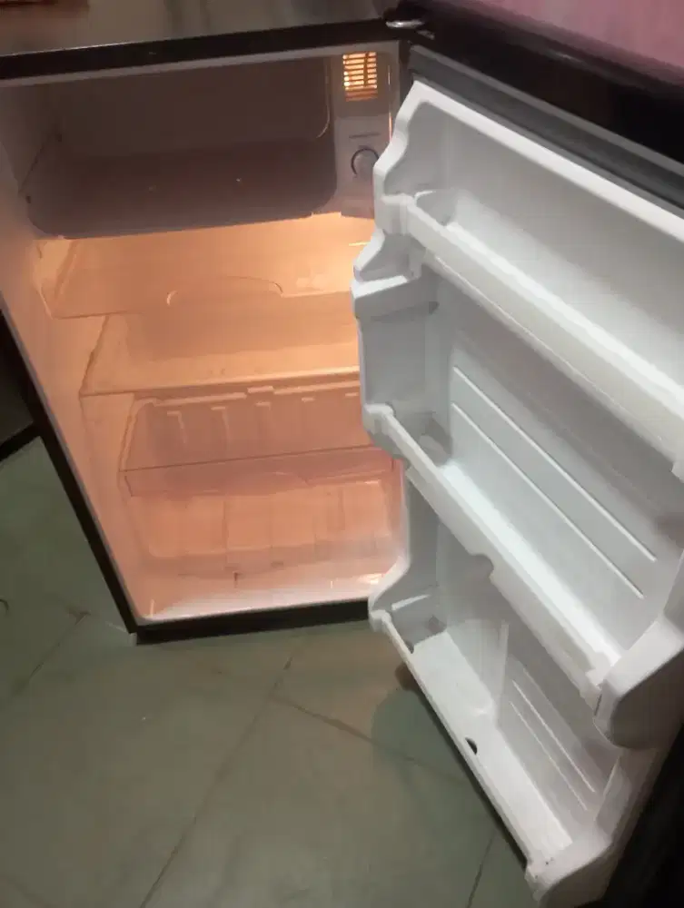 Kulkas bekas merek sharp normal minat wa