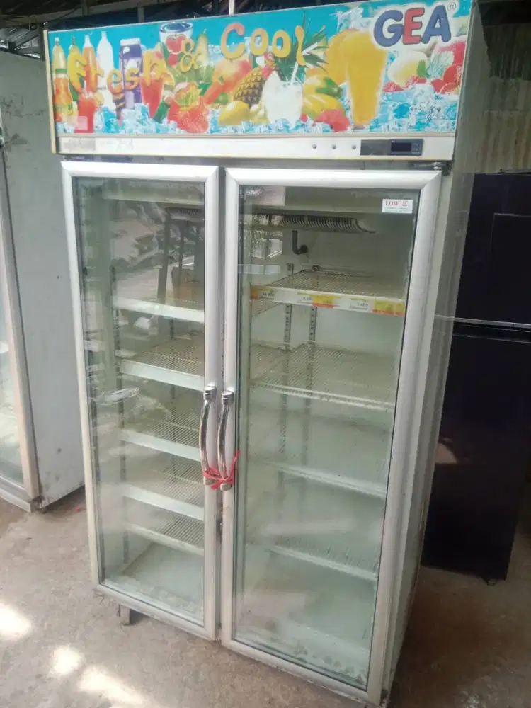 Showcase GEA 2 Pintu | Mulus | Bergaransi | Siap Kirim