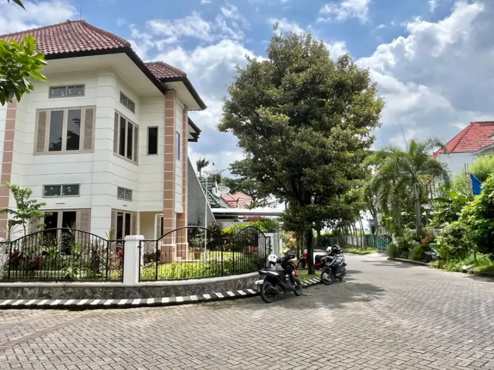 Rumah Besar Harga Miring di Permata Jingga Suhat Kota Malang