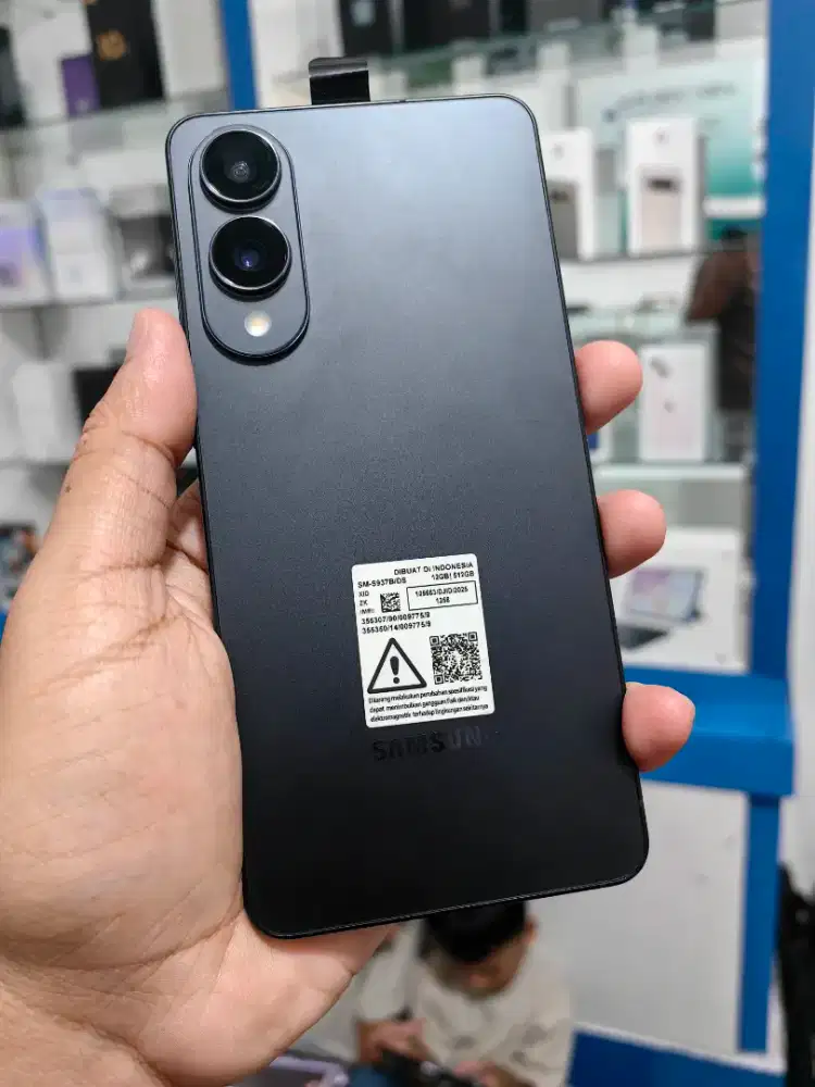 Samsung S25 Edge (12/512) Seken rasa baru