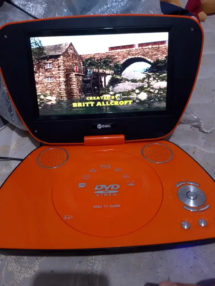 Jual aja dvd portable 9inch