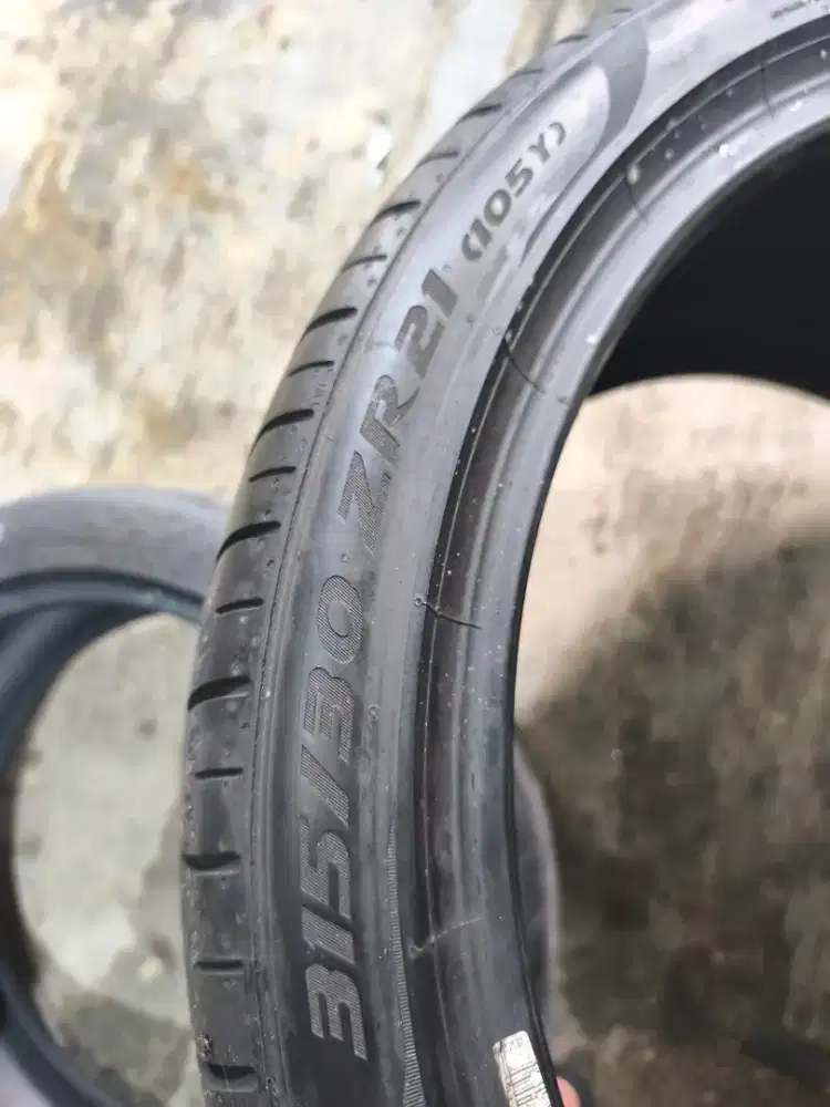 Pirelli pzero 315 30 R21