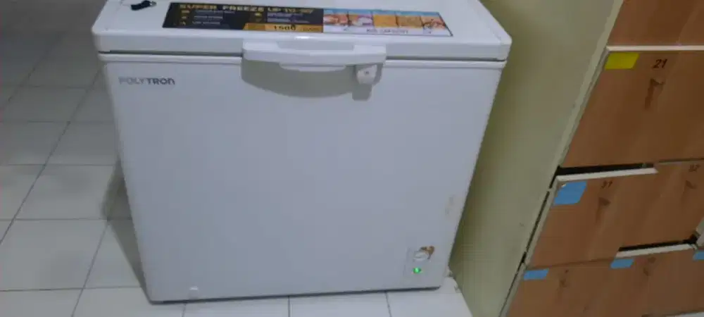 Freezer Box 200L - Kapasitas Besar, Pendinginan Cepat, Hemat Listrik! 