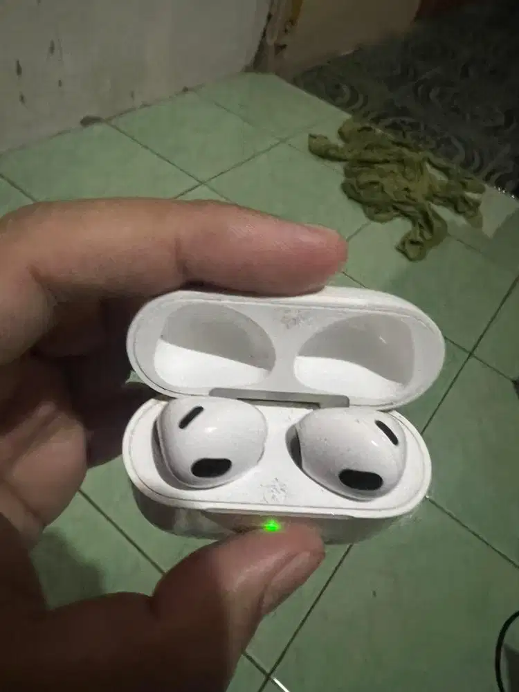 Airpods Gen 3 Second