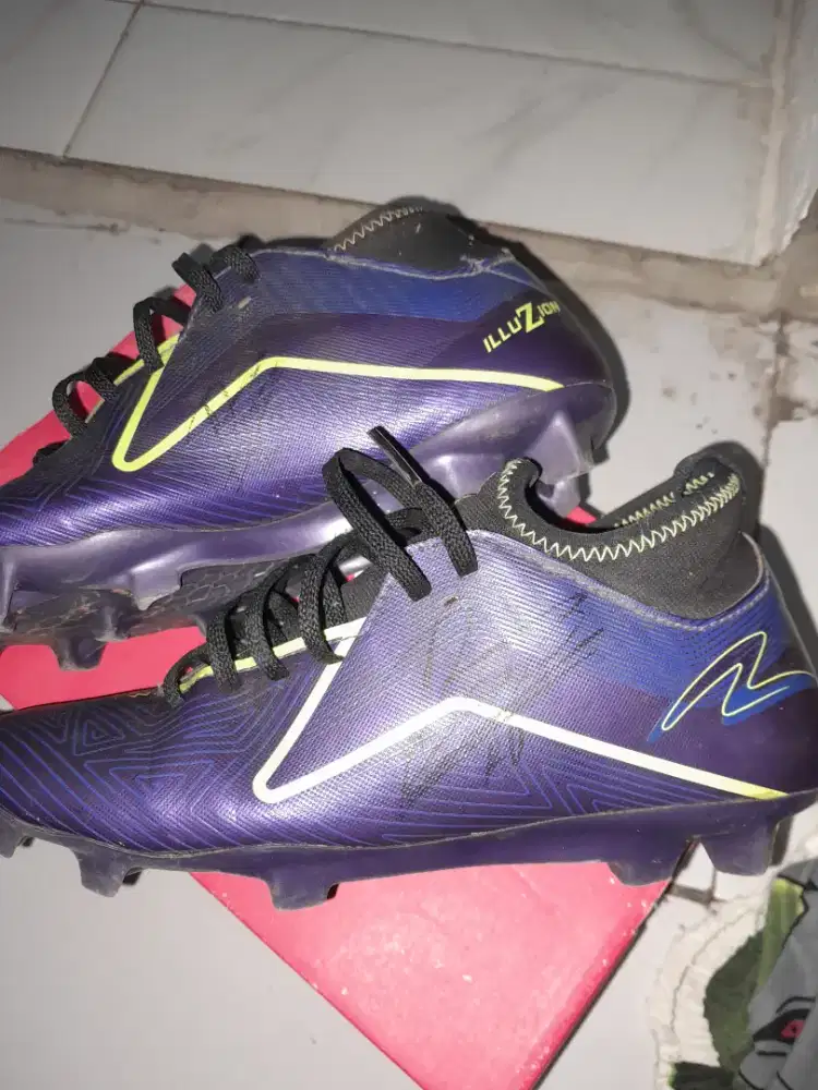 Sepatu anak merk specs ukuran 36