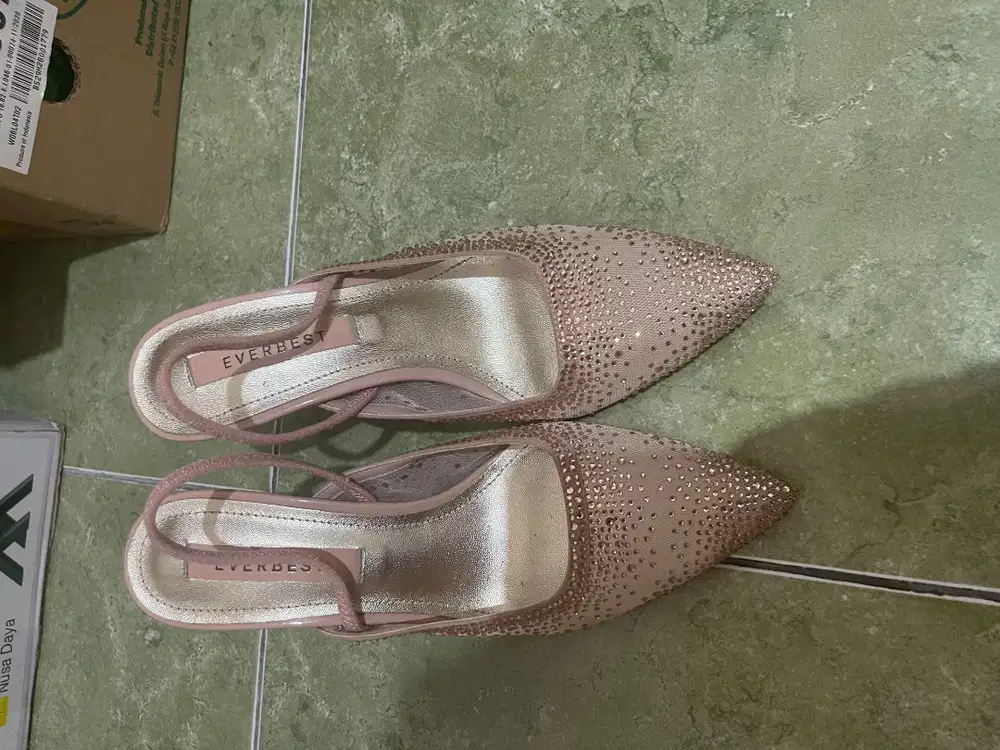sepatu heelss everbest