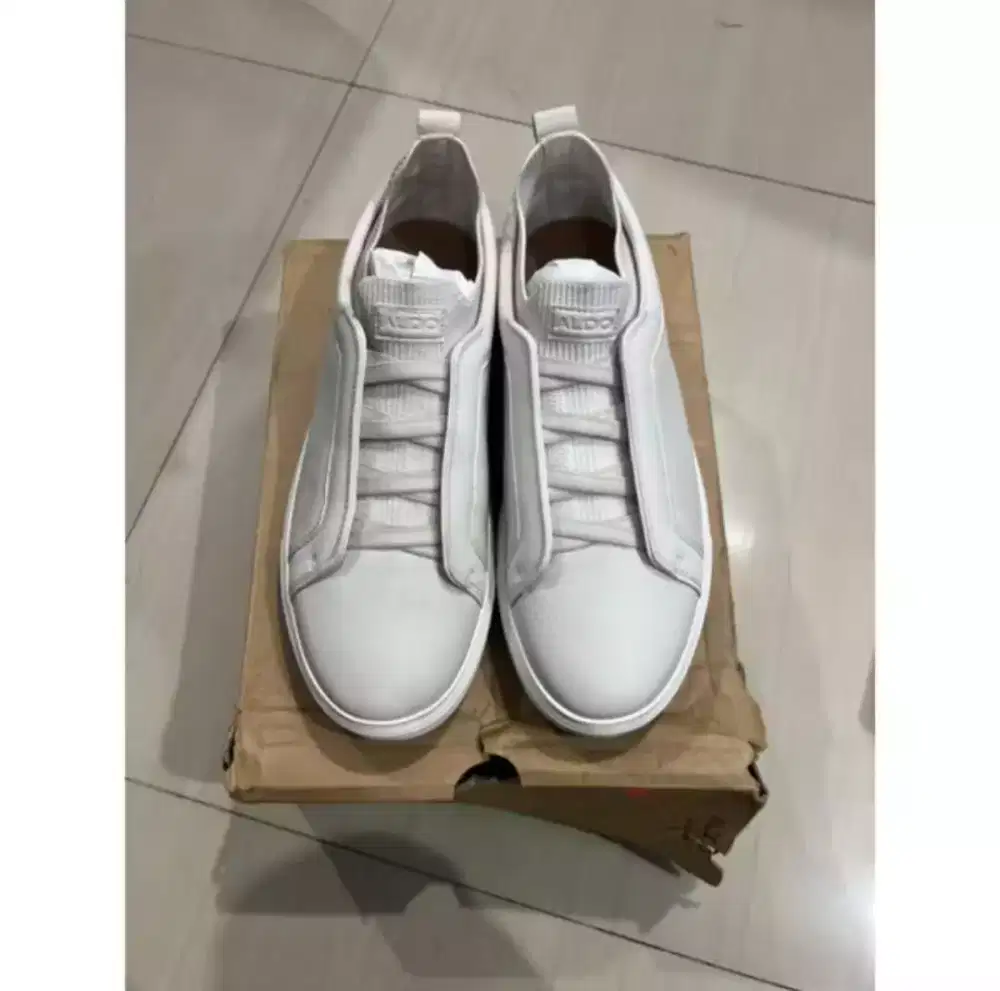 Sepatu Aldo White Sneakers Men Size 44 Kondisi Baru
