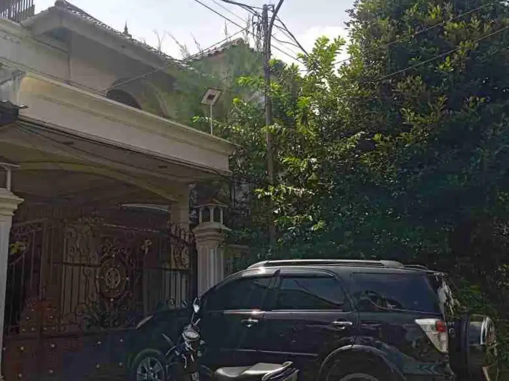Dijual rumah mewah posisi hook luas murah dari harga pasaran! lokasi nyaman & strategis. (VIA LELANG)
