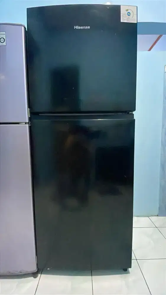 Kulkas 2 Pintu Hisense 240L 120 Watt