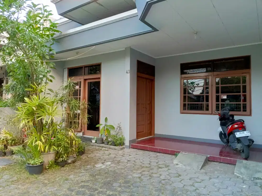 Rumah Strategis Tengah Kota di Kembar Mas