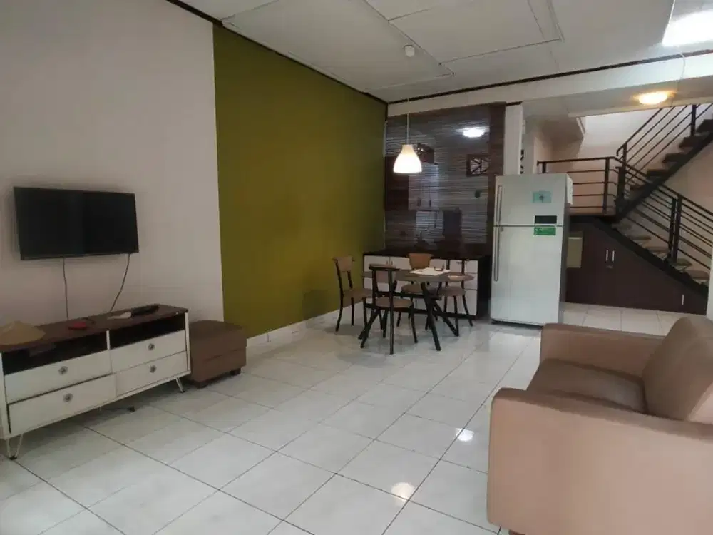 Rumah Furnished Tengah Kota di Kembar Mas