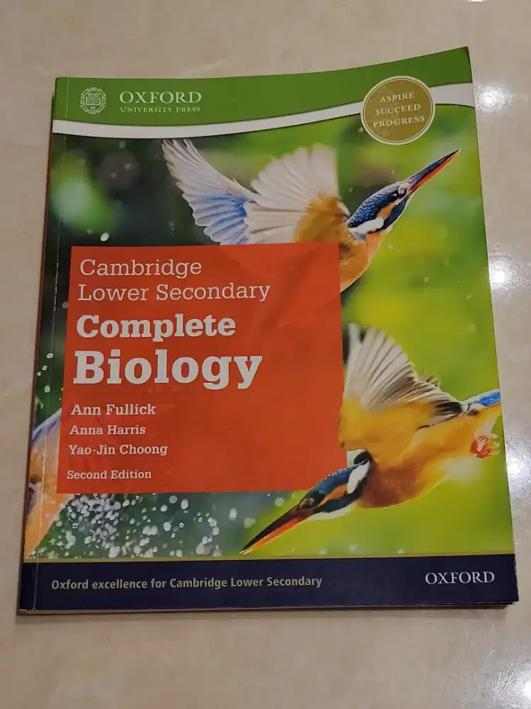 Cambridge Lower secondary
complete Biology 2nd edition like new