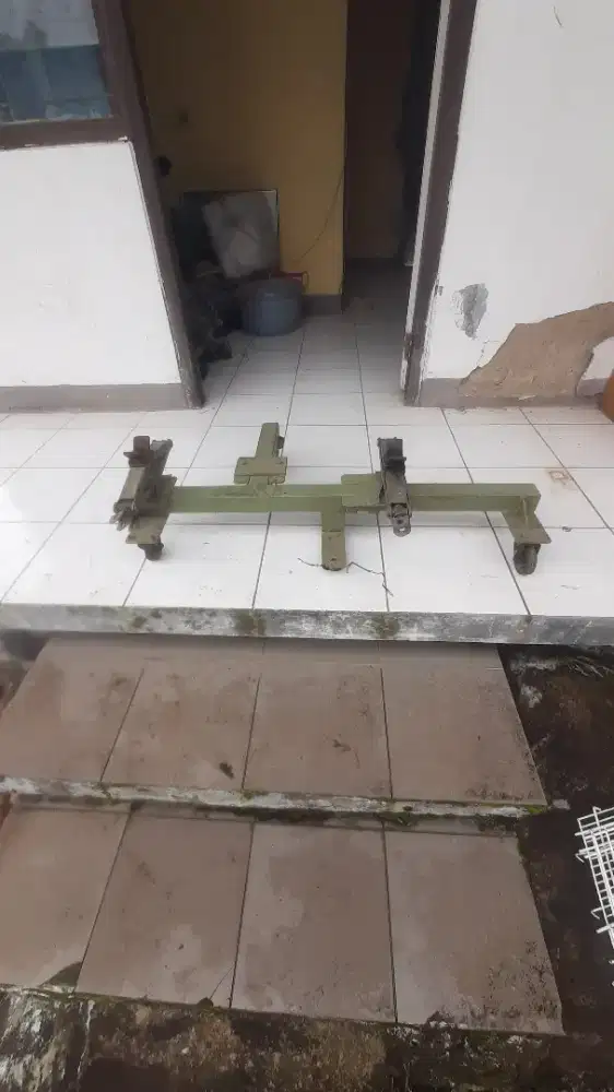 Dongkrak mobil bekad