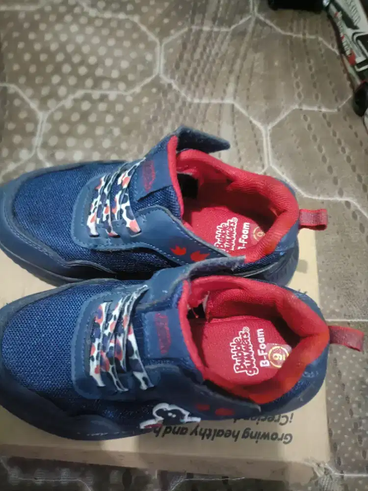 Sepatu anak umur 3 tahun