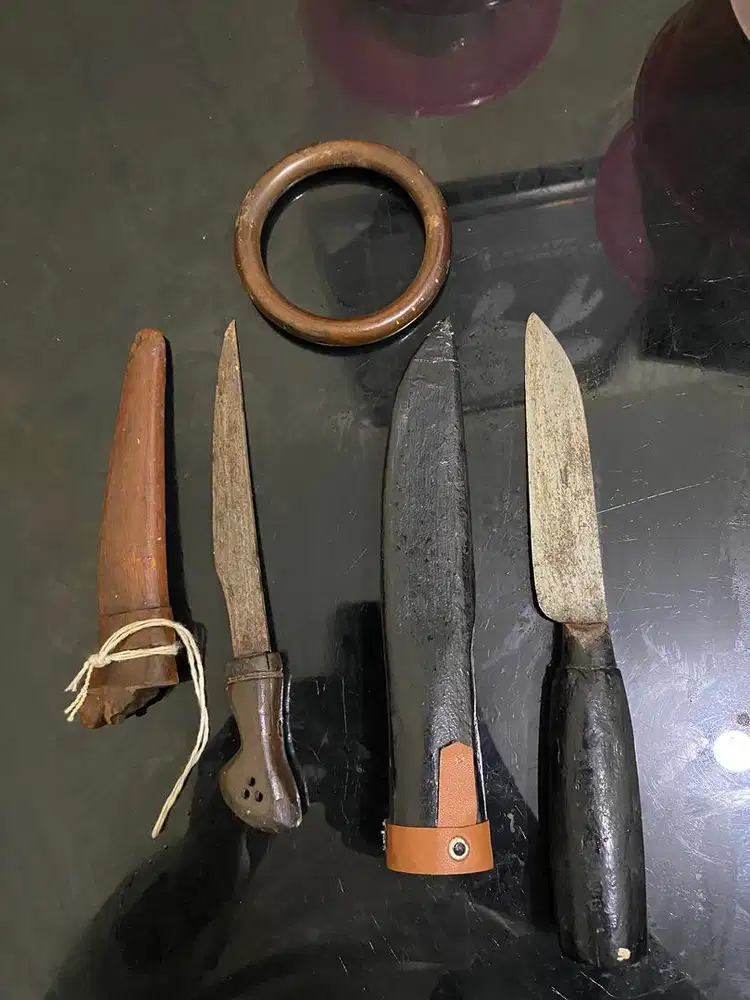 Dimaharkan pisau wasi tuha & belari