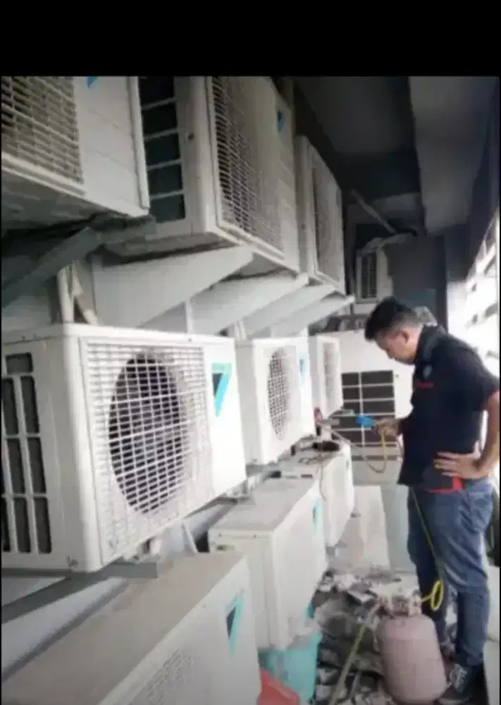 Service AC panggilan tidak dingin, bocor, bongkar pasang Dll
