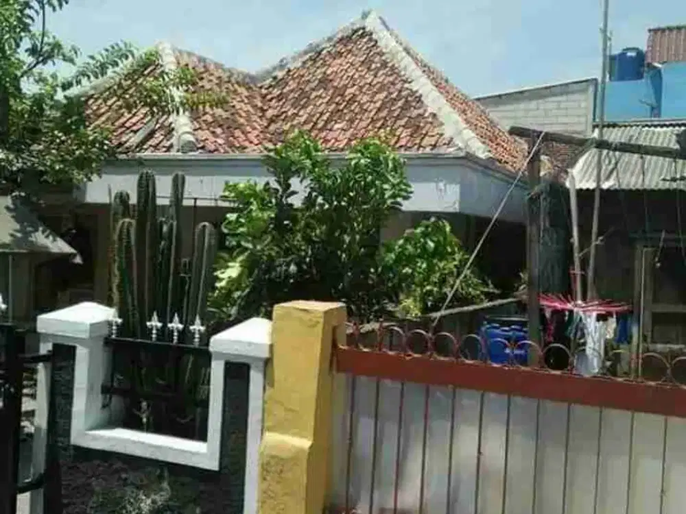 Dijual Rumah Tua Kokoh 1 Lt dekat ke Jl Ahmad Yani Jakarta Timur
