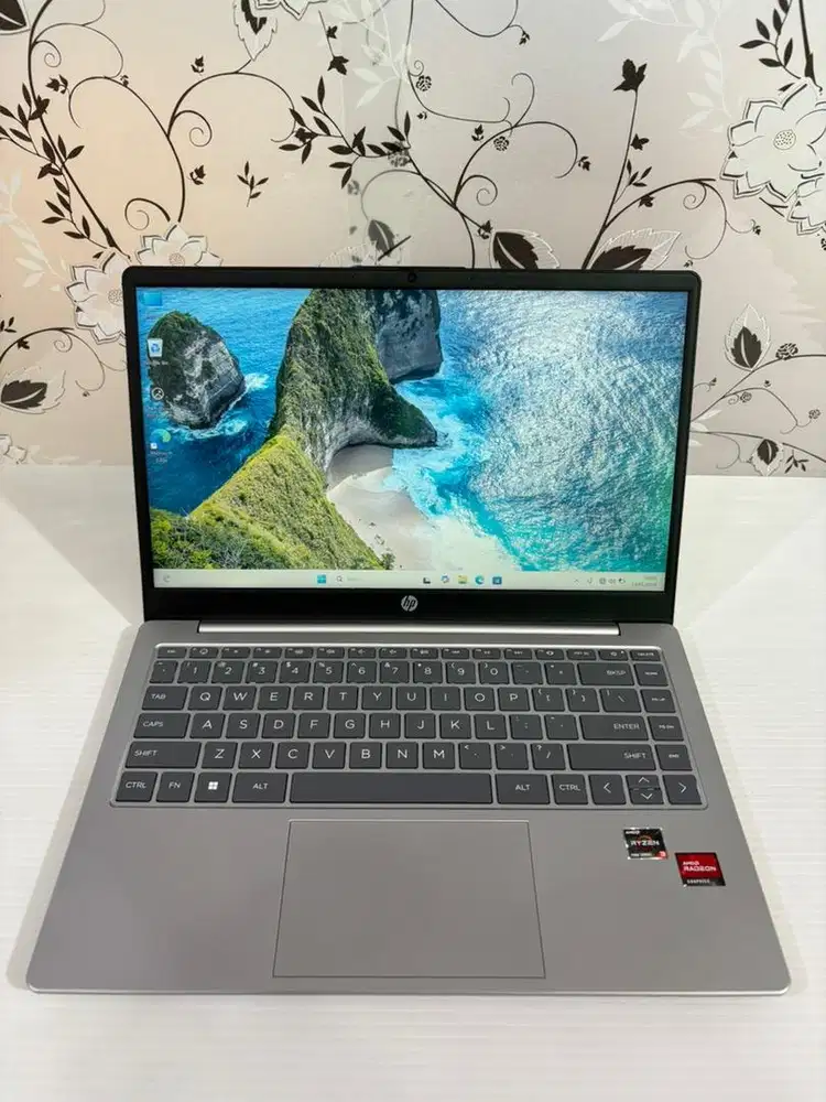 Laptop HP 14-EM00xxx/ Amd Ryzen 3-7000/ Ram 8 Gb/ Ssd 512 Gb