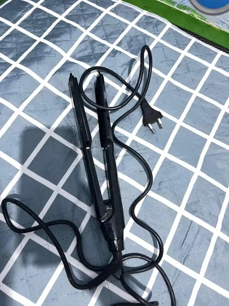 Alat Catok Rambut ladystar LS788Gdenan Gerigi, Mudah Digunakan