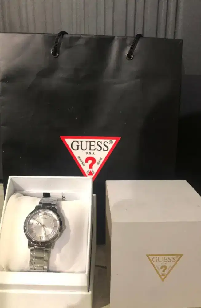 Jam Tangan Guess type GW0404L1