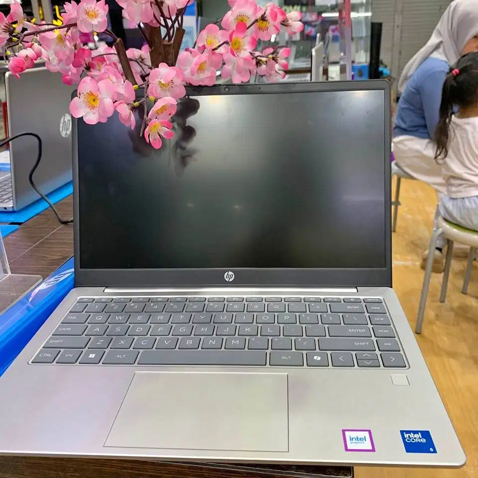Promo laptop HP 14 EP1177TU Intel Core 5 120U 8GB SSD 512GB 14′′ W11