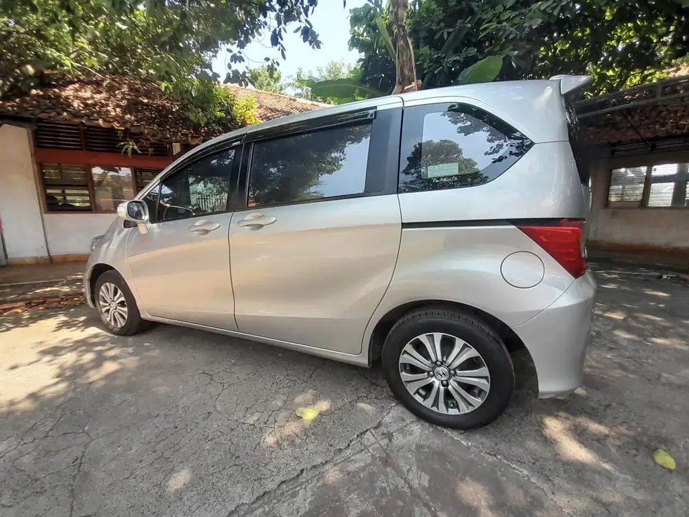 Honda Freed 2013 Bensin