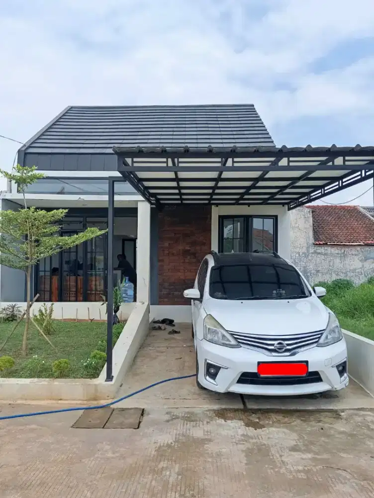 Rumah dengan tanah megah posisi pojok