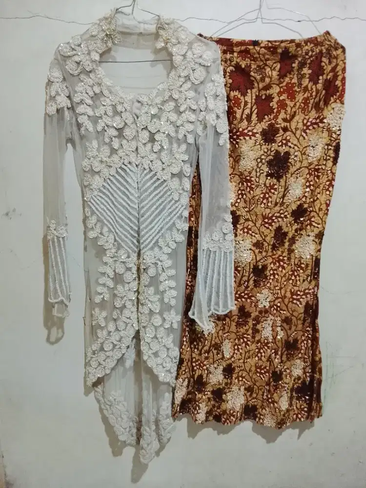 Set Kebaya pengantin modern