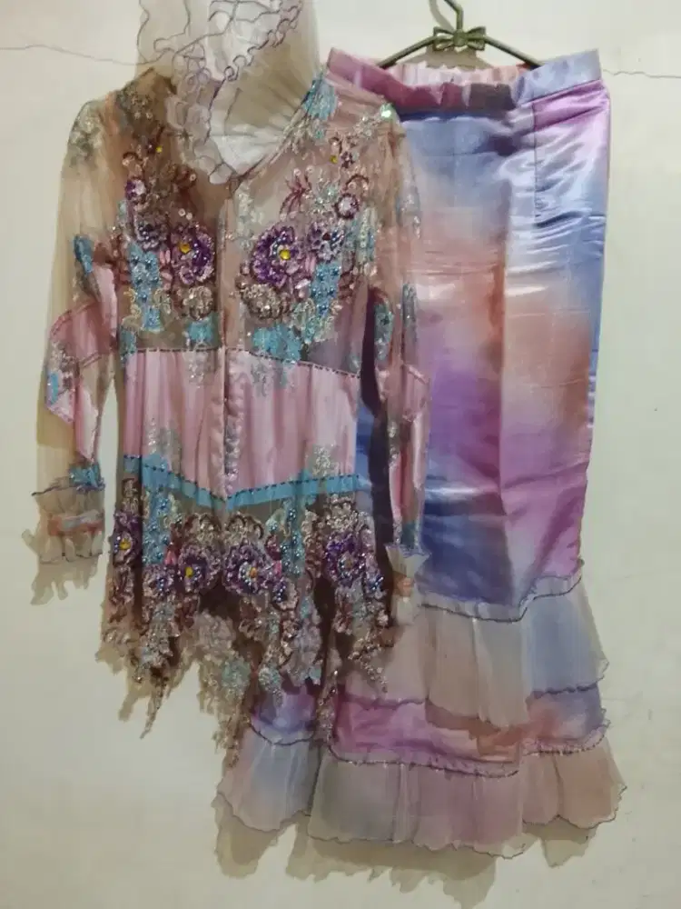 Set Kebaya pengantin modern