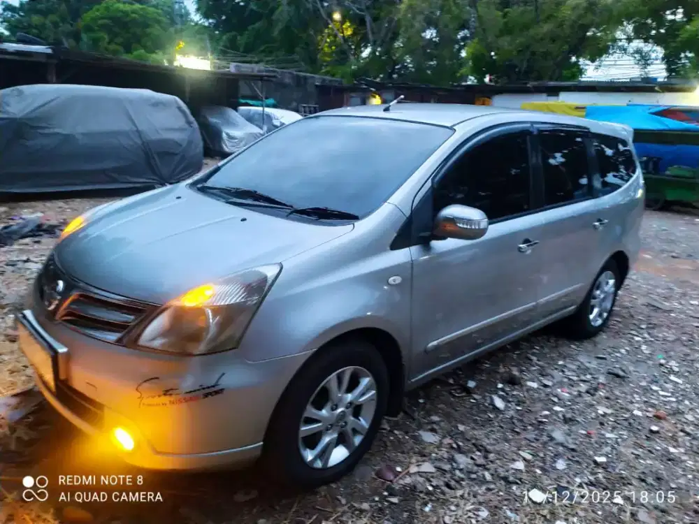 Nissan Grand Livina Ultimate XV AT