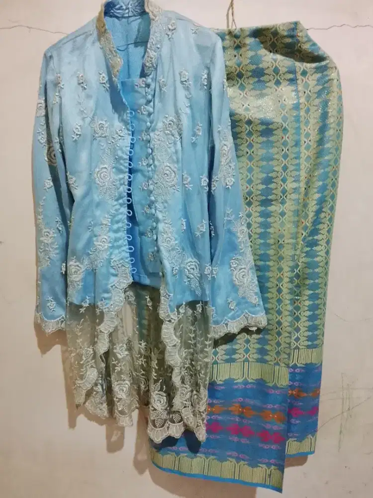 Set Kebaya modern
