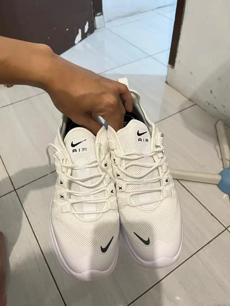 SEPATU NIKE AIR MAX AXIS WHITE