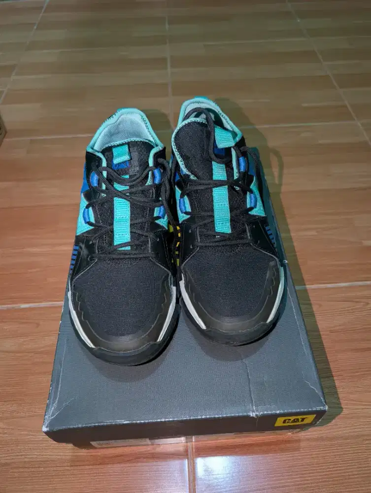 Caterpillar UK 42 Like New