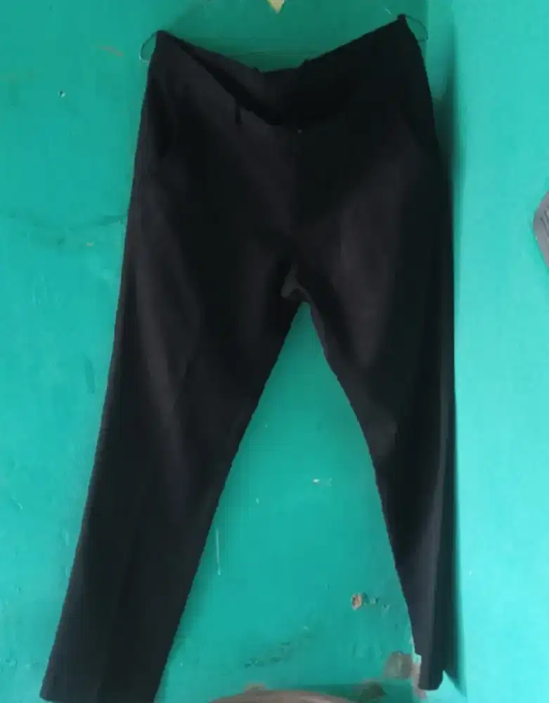 Celana Bahan Hitam