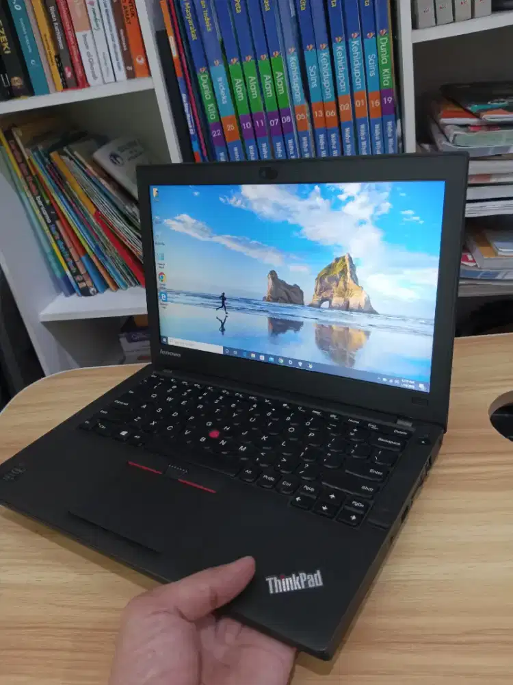 Lenovo Thinkpad X250 Core i5 Ram 8GB Normal Mulus Tingga Pakai