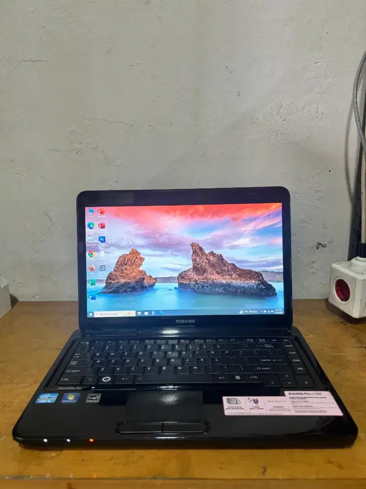 Laptop toshiba satellite pro L740 core i3 2350m