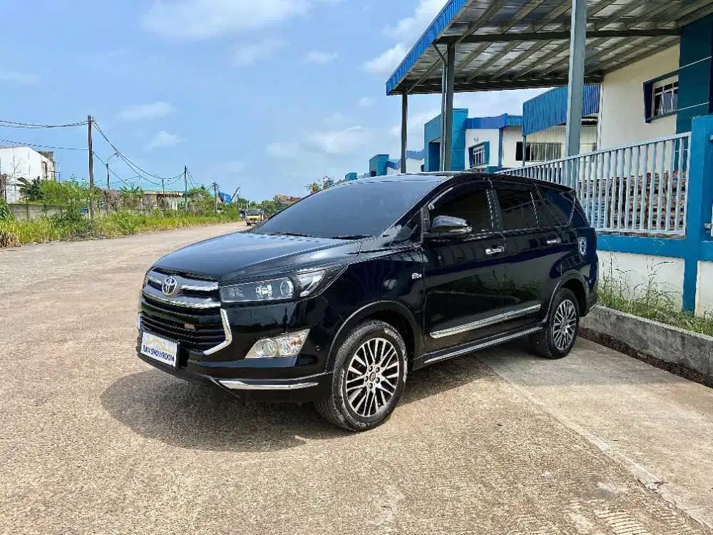 TOYOTA INNOVA V AT 2018