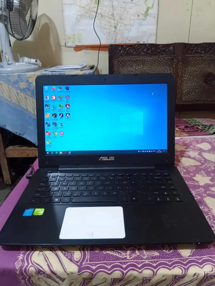 Laptop Asus i3 Nvdia