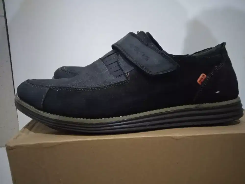 Kickers original size 43