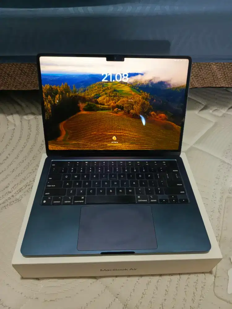 MacBook Air M2 8GB 256GB Fullset – Mulus – Battery 100% – Denpasar
