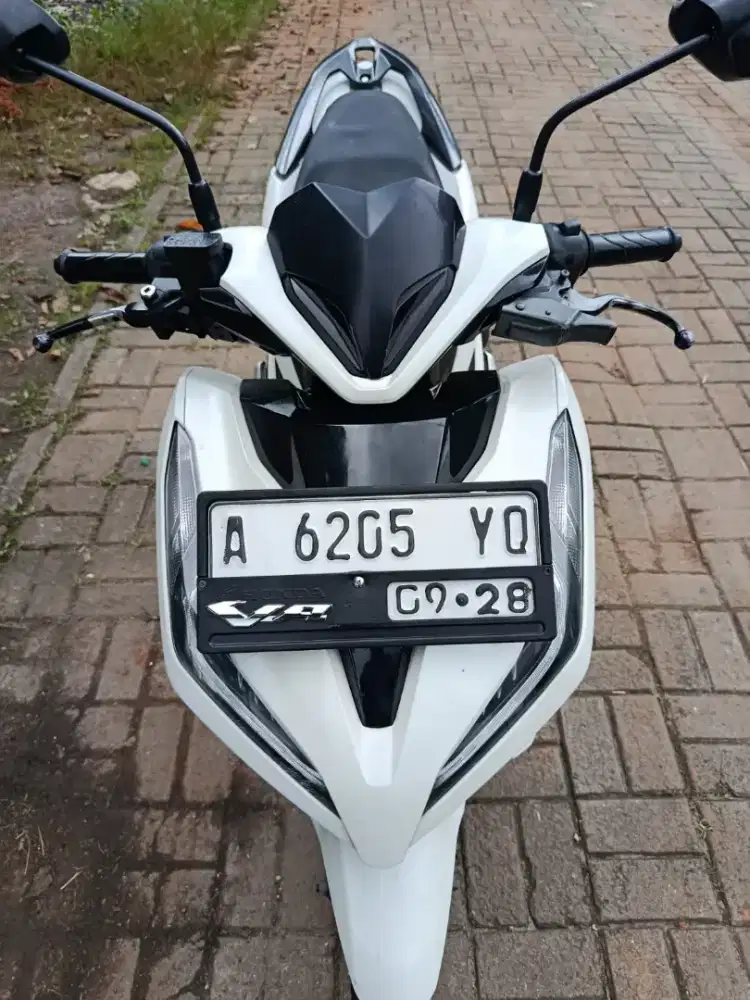 Vario LED new 150cc CBS ISS  gen 1 tahun 2018 putih bening