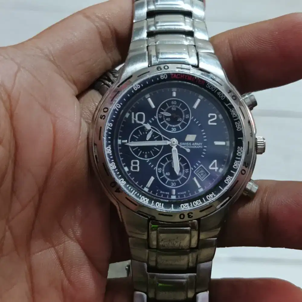 Jam tangan swis armi