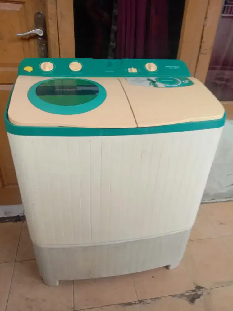 Mesin cuci polytron 9,5 kg bagus normal siap pakai