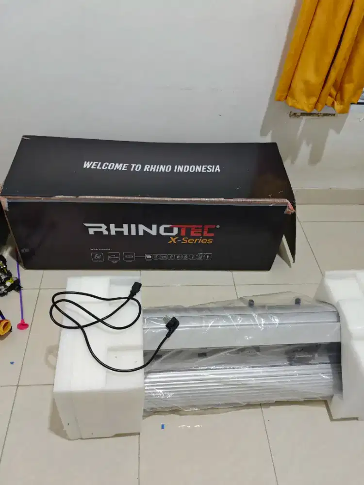 Mesin cutting Rhinotex dan mesin press Fortex