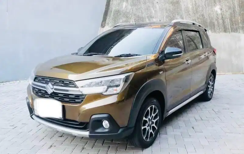 Jual cepat suzuki XL7 Alpha 2021 matic warna khaki/coklat metalik